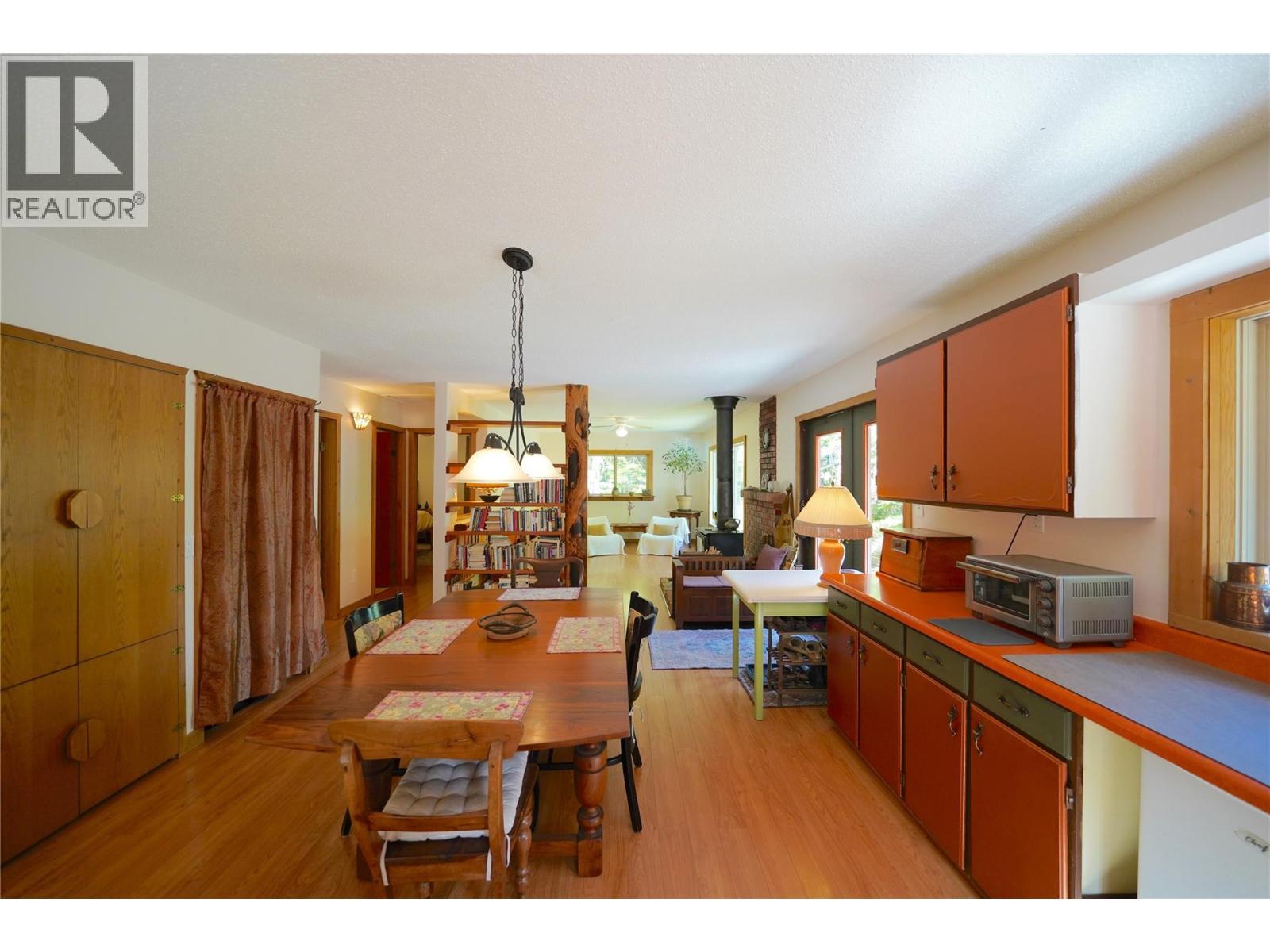 281 Iwanik Road, Procter, BC - Indoor