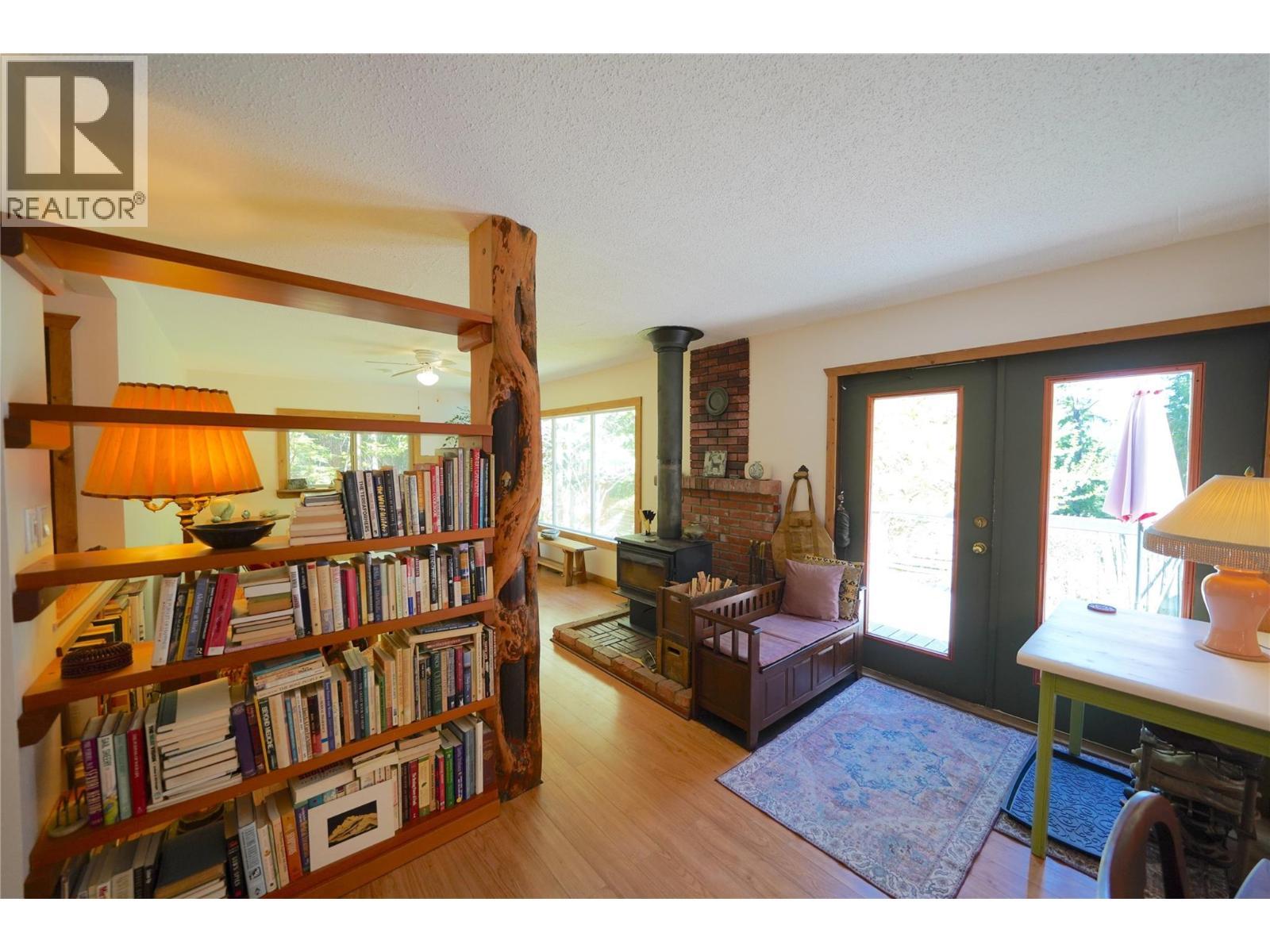 281 Iwanik Road, Procter, BC - Indoor Photo Showing Other Room