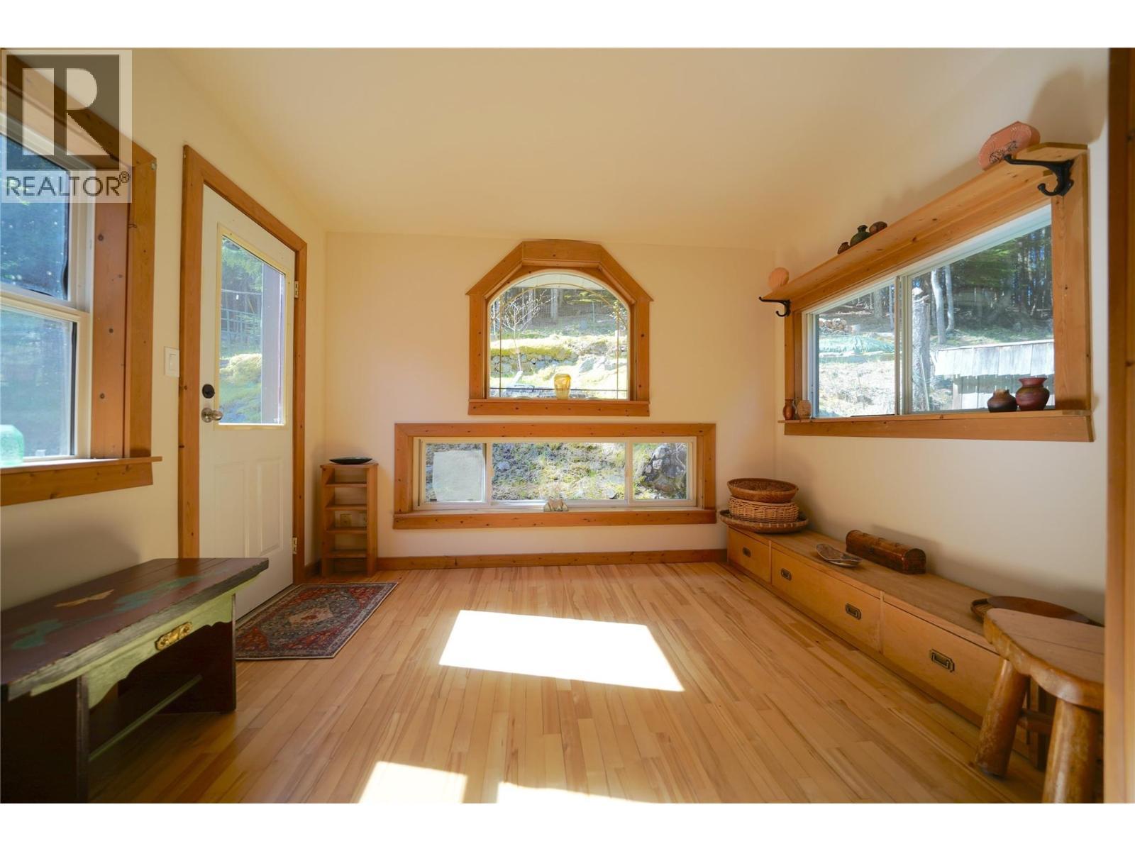 281 Iwanik Road, Procter, BC - Indoor Photo Showing Other Room