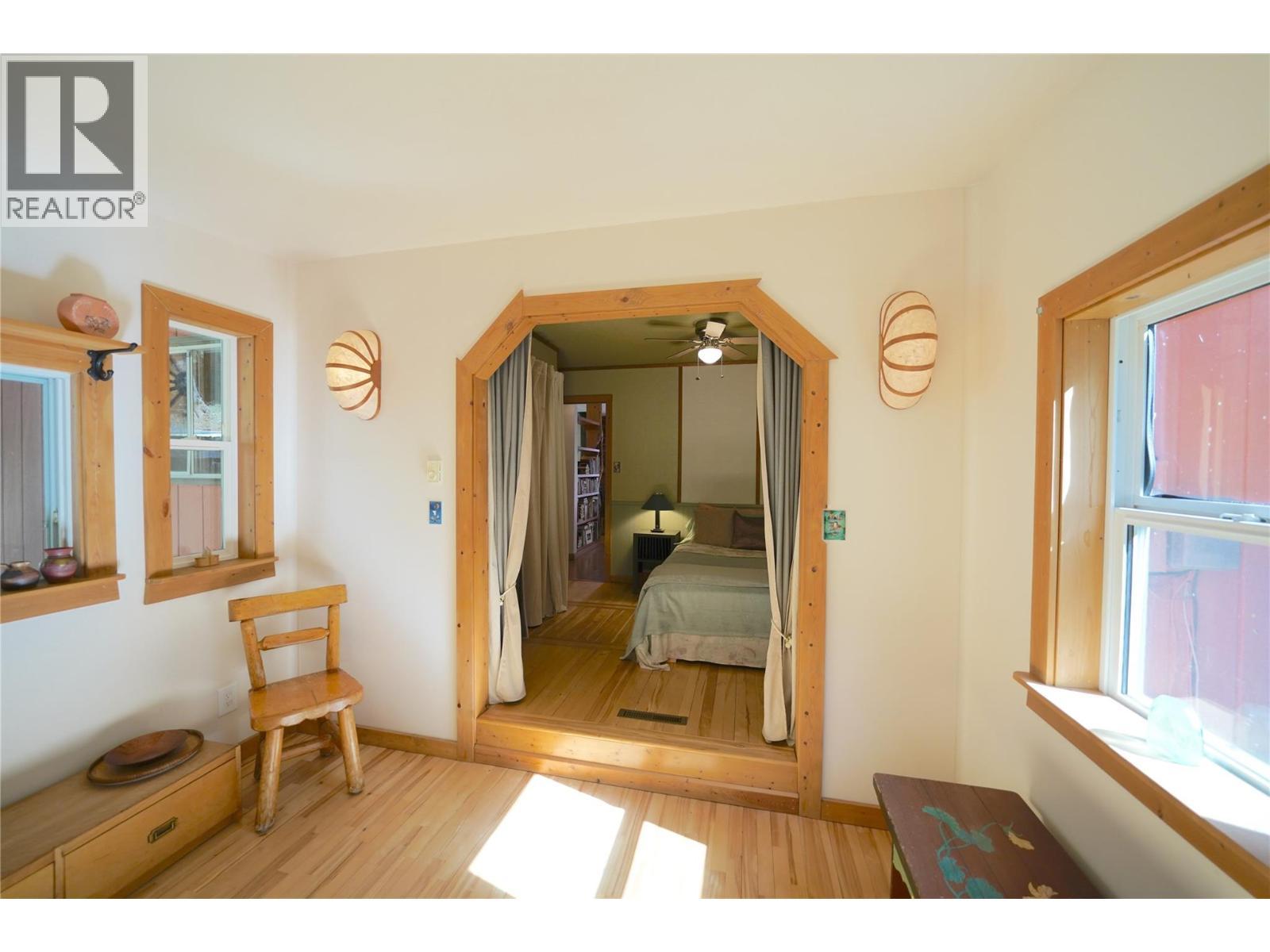 281 Iwanik Road, Procter, BC - Indoor