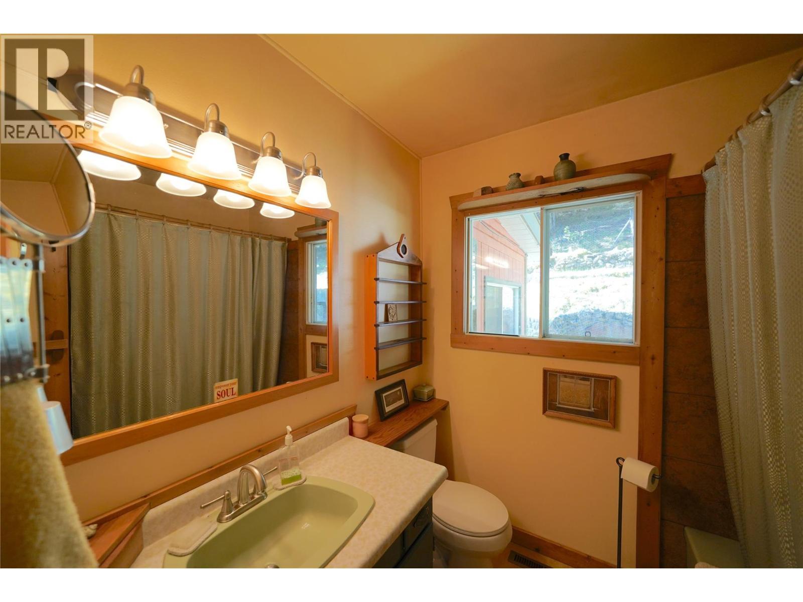 281 Iwanik Road, Procter, BC - Indoor Photo Showing Bathroom