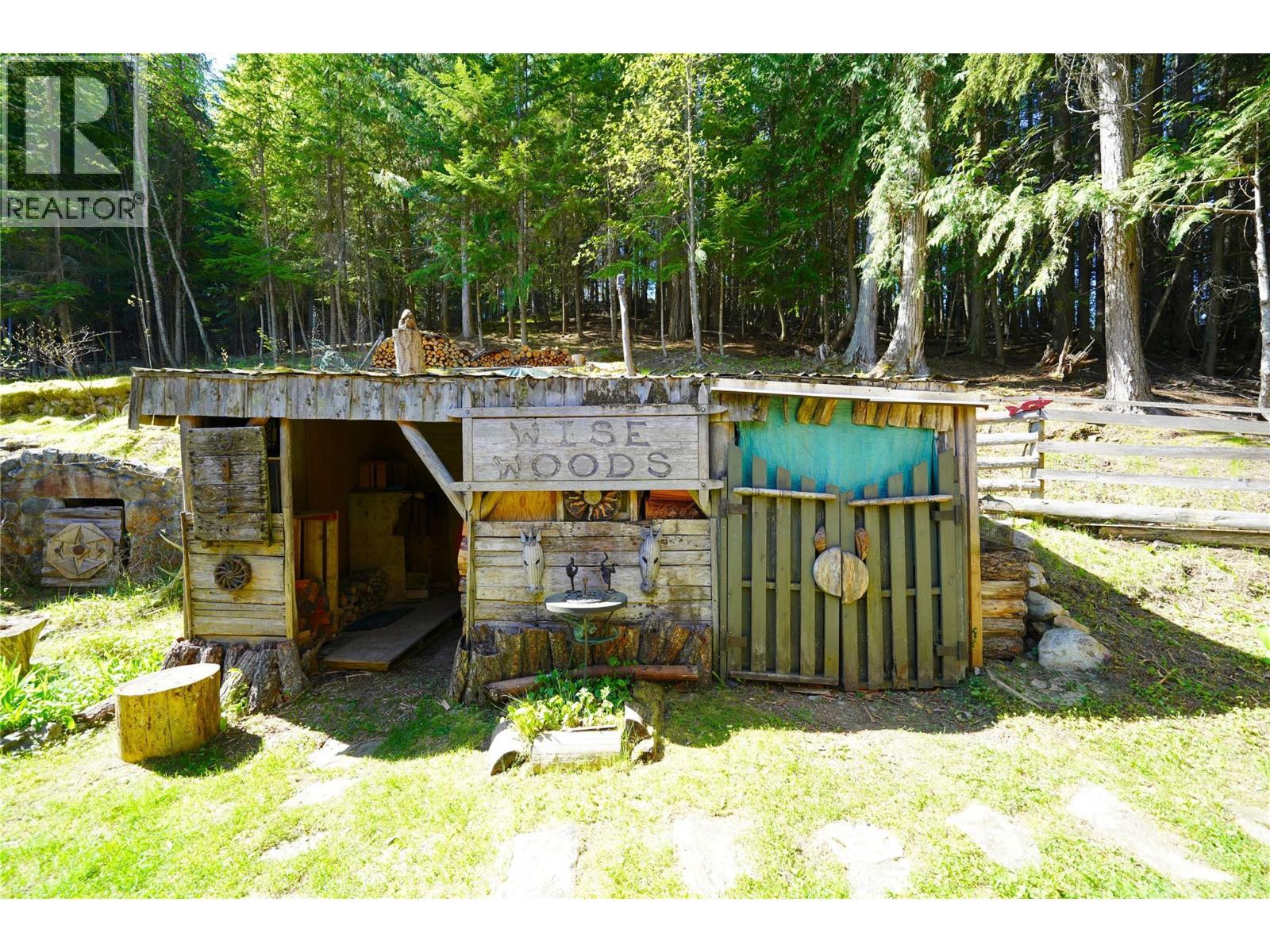 281 Iwanik Road, Procter, BC - Outdoor