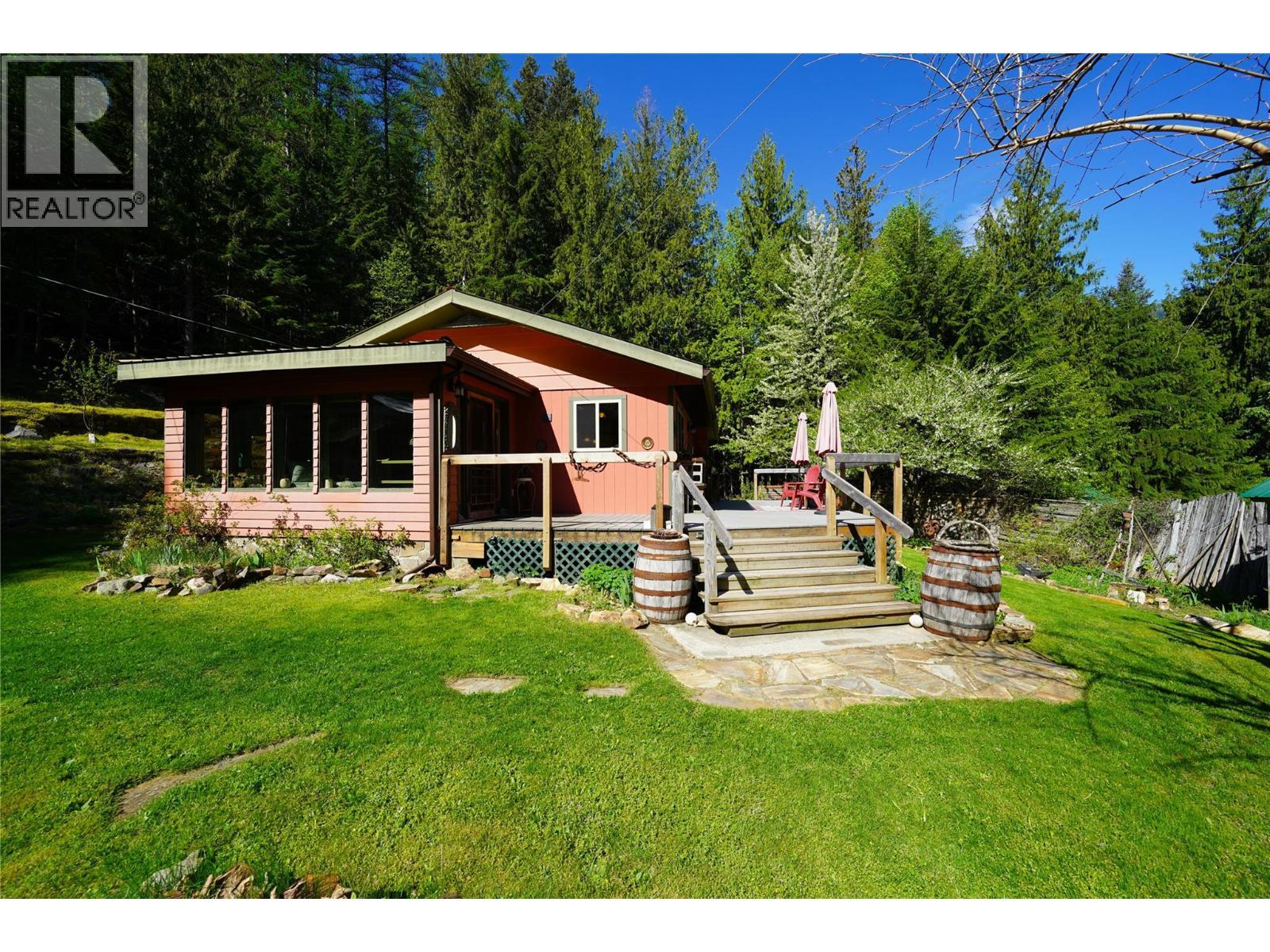 281 Iwanik Road, Procter, BC - Outdoor