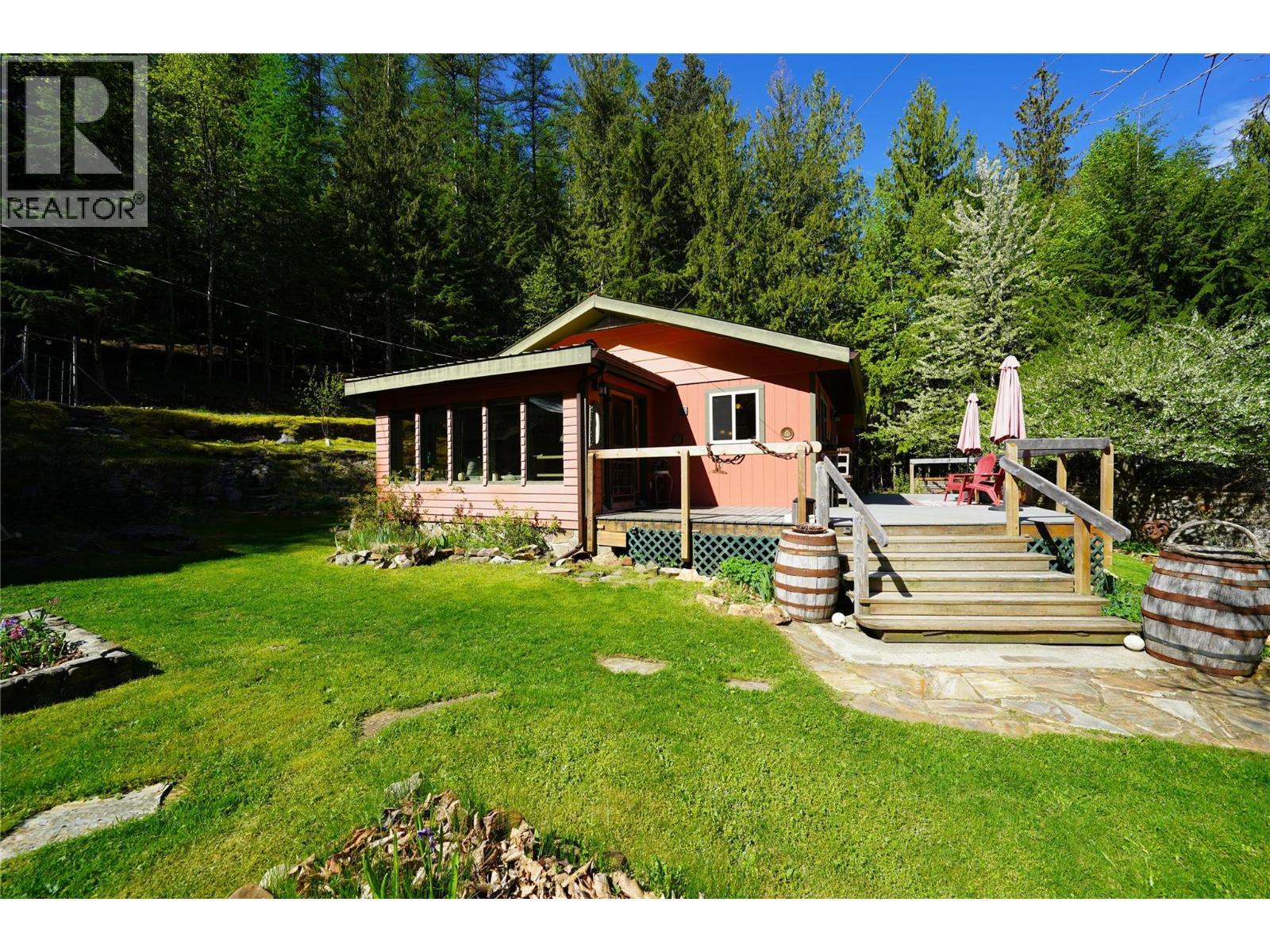 281 Iwanik Road, Procter, BC - Outdoor