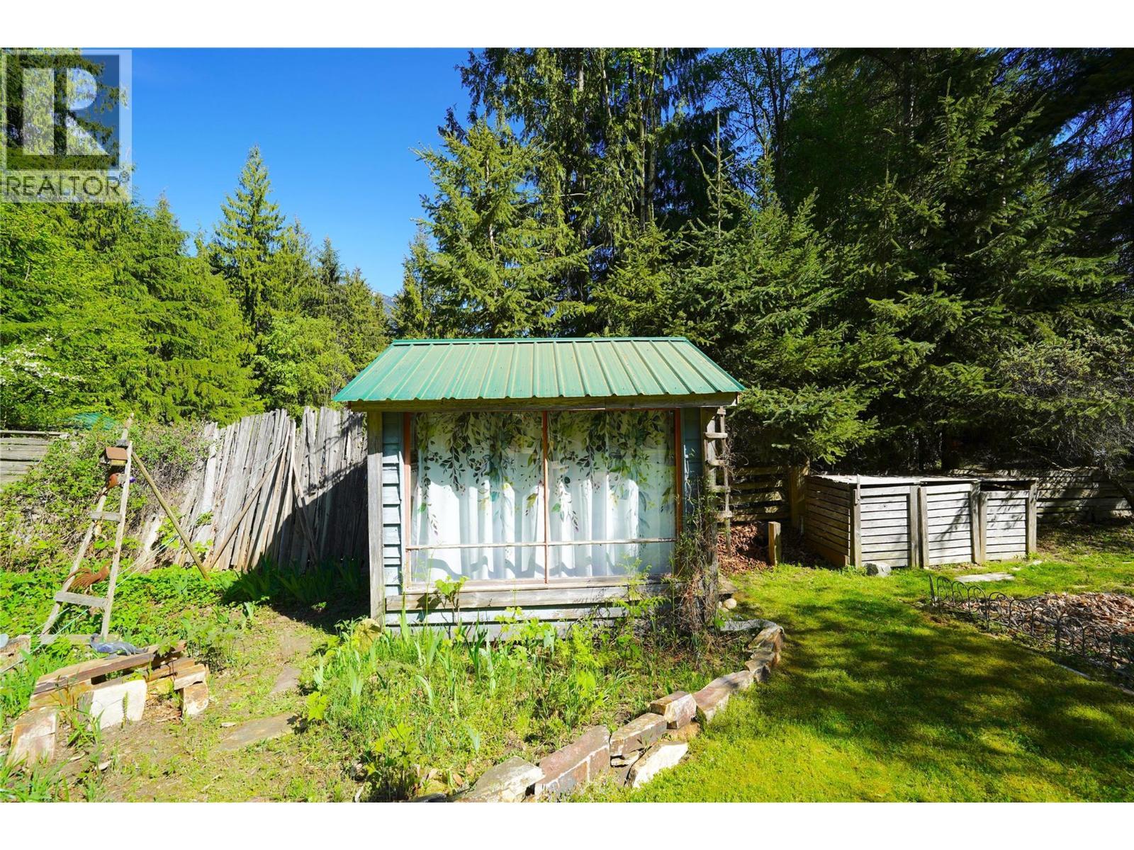 281 Iwanik Road, Procter, BC - Outdoor