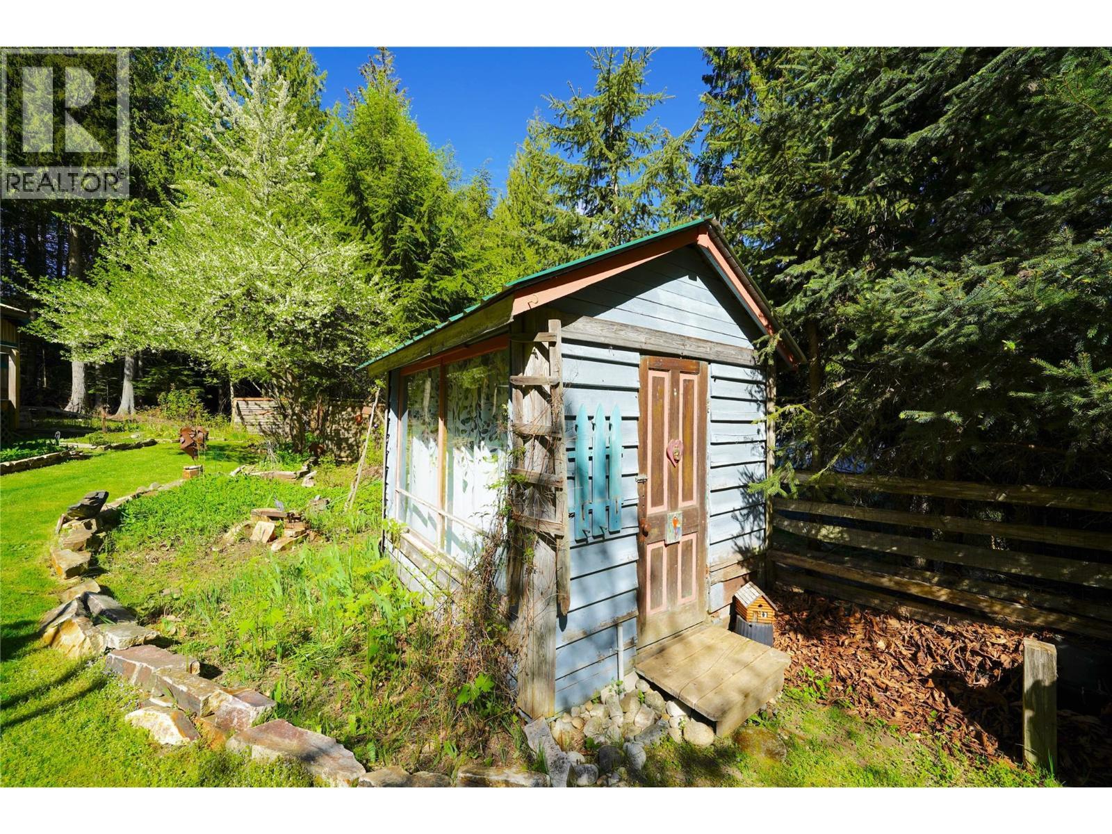 281 Iwanik Road, Procter, BC - Outdoor