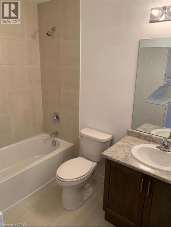 125 Shoreview Place Unit# 314, Hamilton, ON - Indoor Photo Showing Bathroom