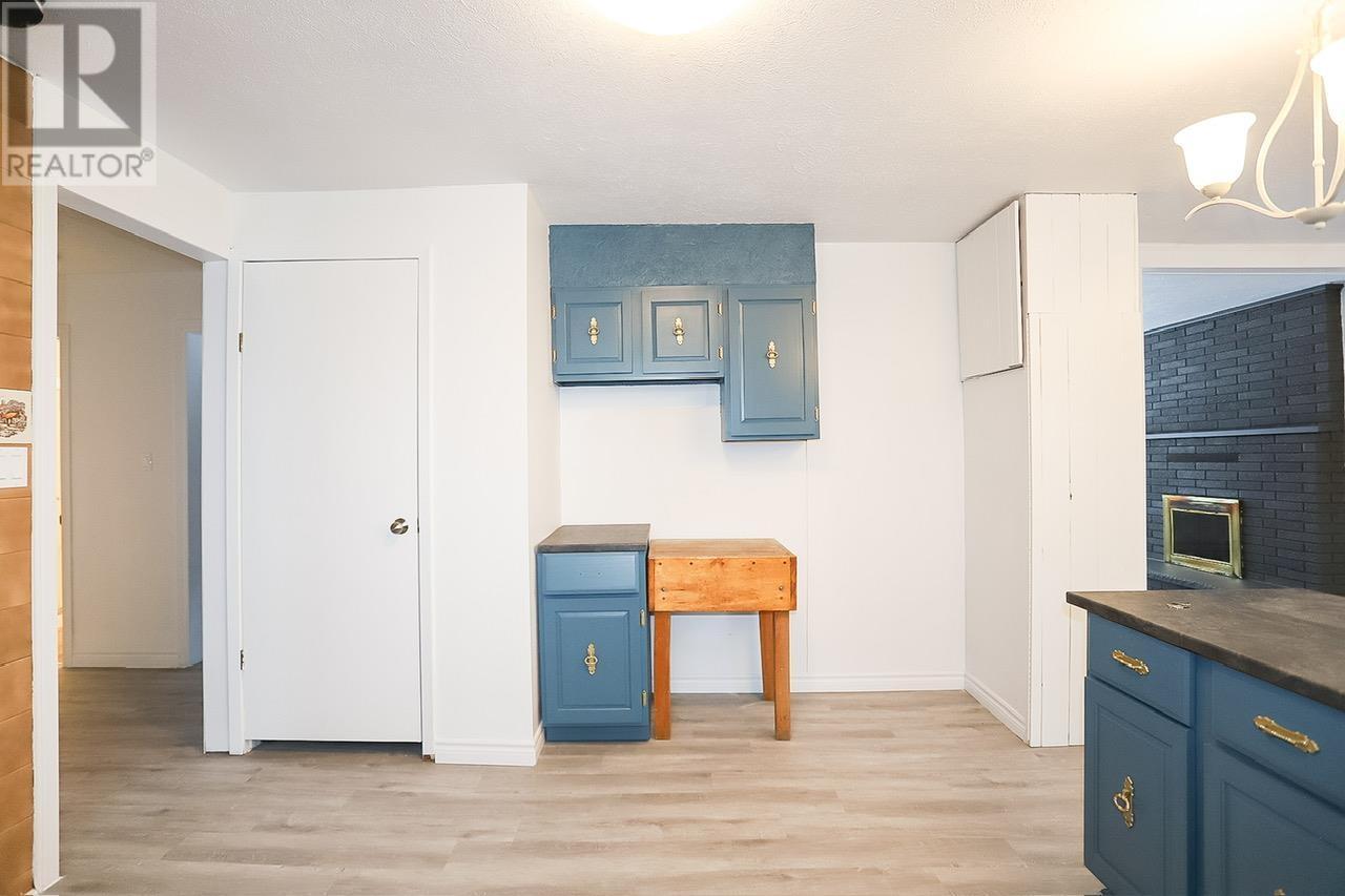 826 I Line Rd, Richards Landing, ON - Indoor Photo Showing Other Room