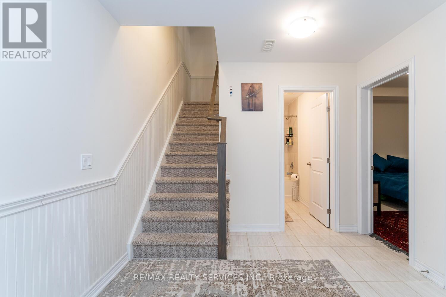 7 Ridgeside Lane, Hamilton, ON - Indoor Photo Showing Other Room