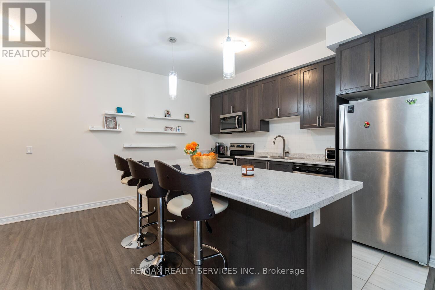 7 Ridgeside Lane, Hamilton, ON - Indoor Photo Showing Kitchen With Stainless Steel Kitchen