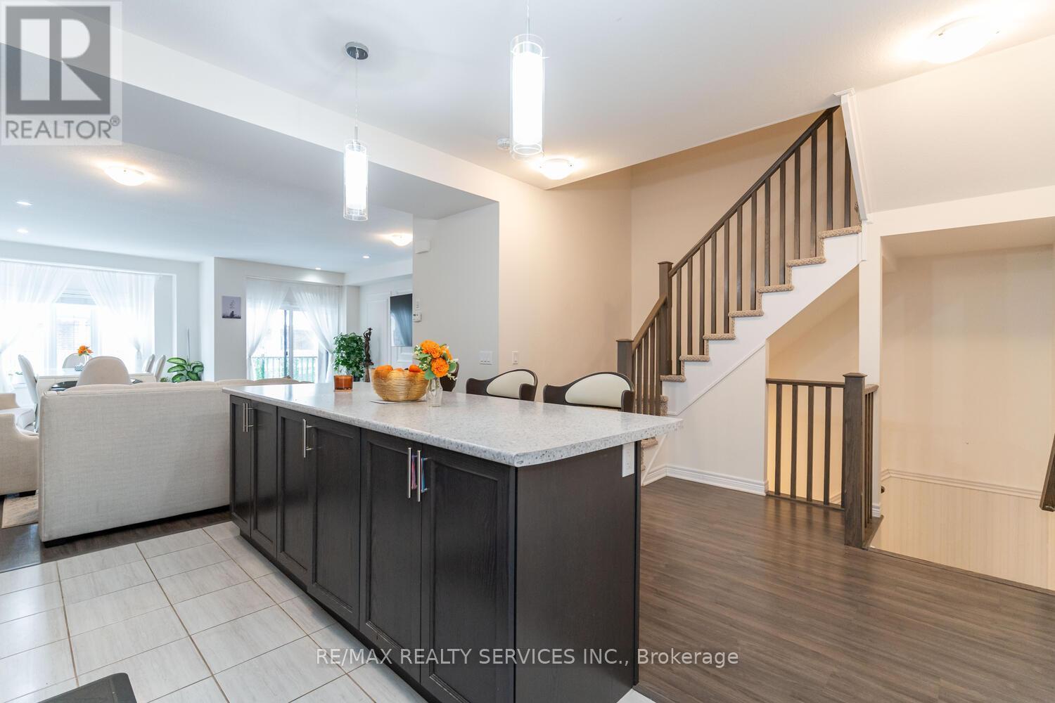 7 Ridgeside Lane, Hamilton, ON - Indoor