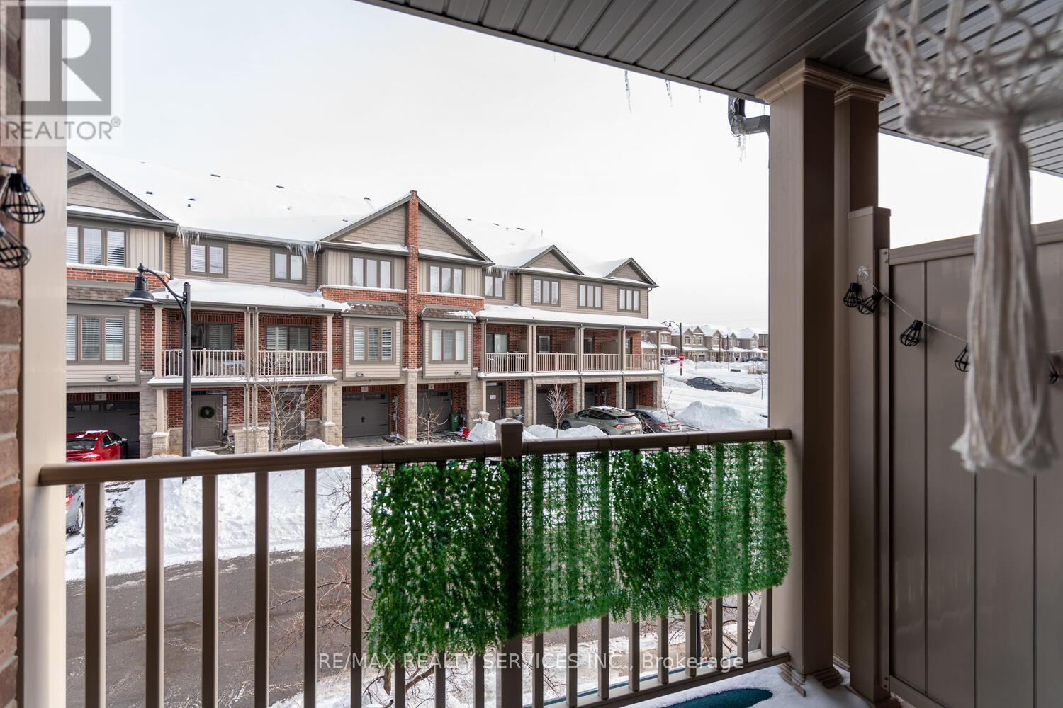 7 Ridgeside Lane, Hamilton, ON - Outdoor With Balcony