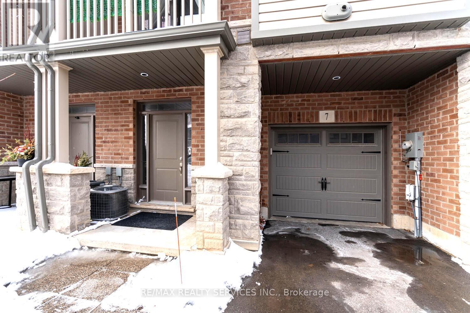 7 Ridgeside Lane, Hamilton, ON - Outdoor With Balcony With Exterior