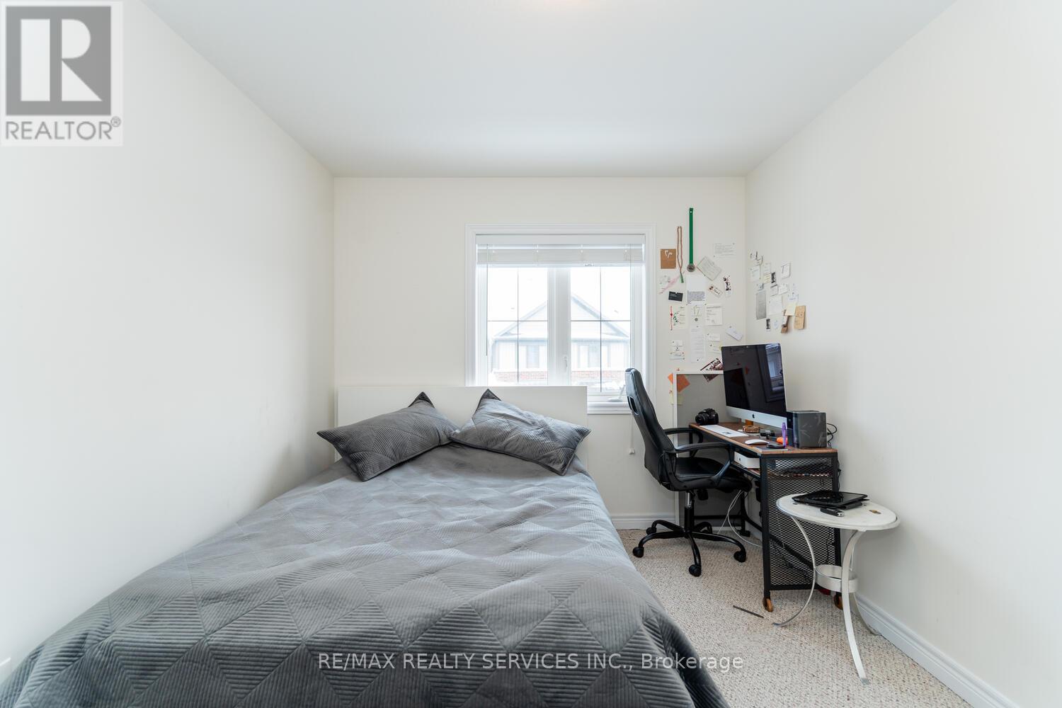 7 Ridgeside Lane, Hamilton, ON - Indoor Photo Showing Bedroom