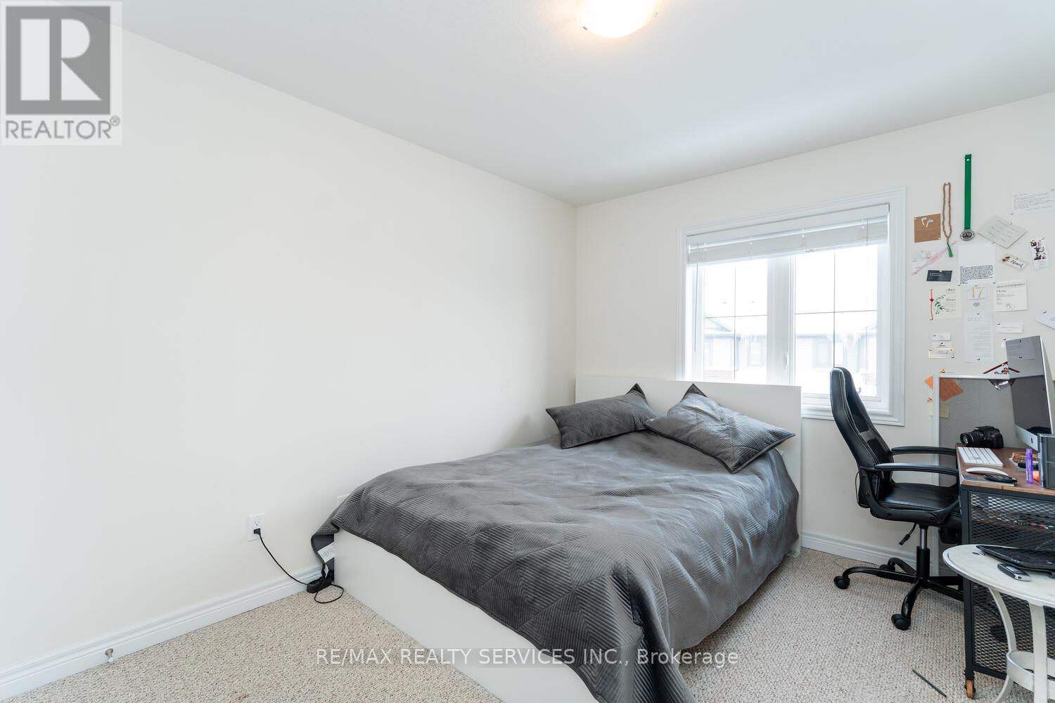 7 Ridgeside Lane, Hamilton, ON - Indoor Photo Showing Bedroom