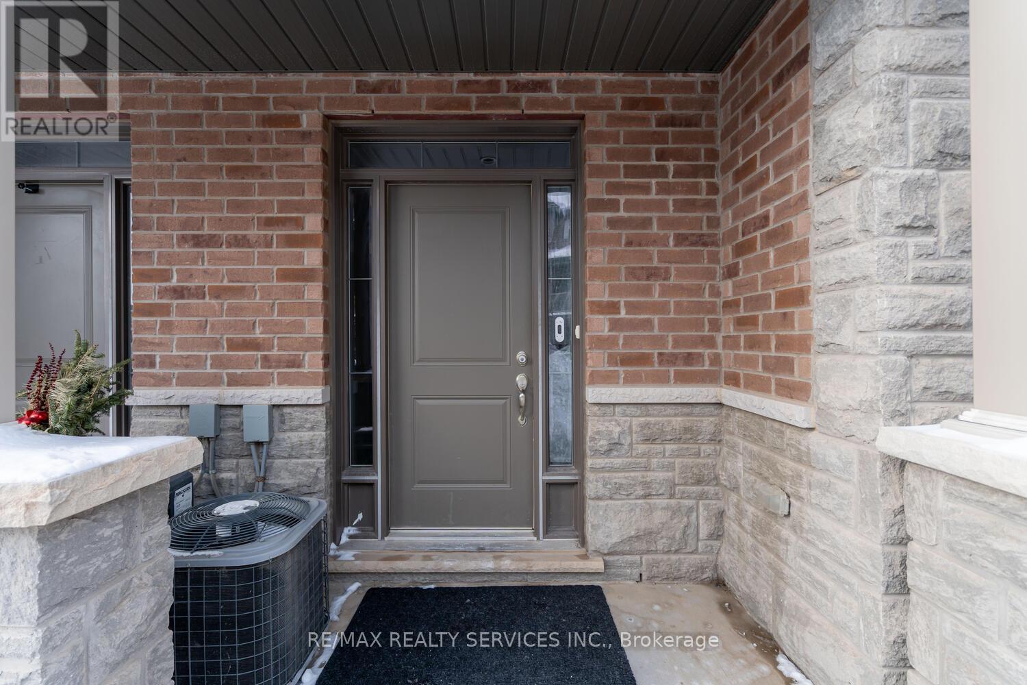 7 Ridgeside Lane, Hamilton, ON - Outdoor With Exterior