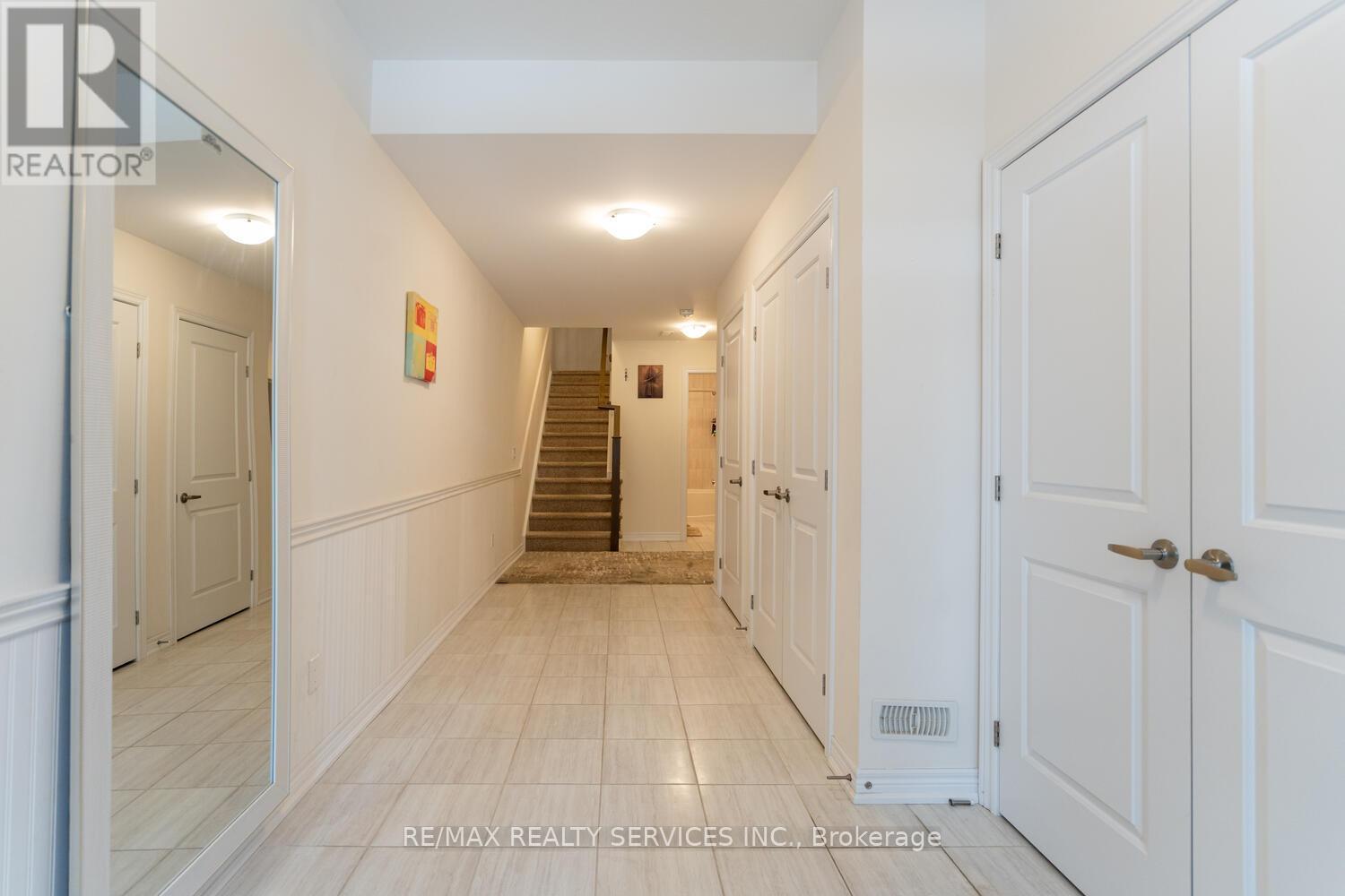 7 Ridgeside Lane, Hamilton, ON - Indoor Photo Showing Other Room