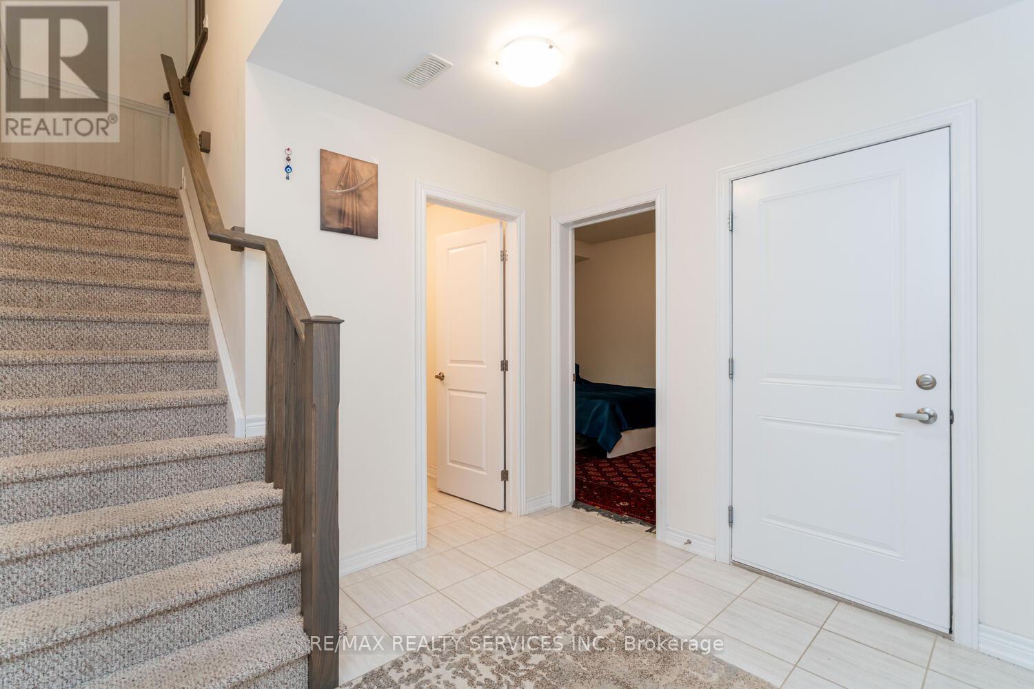 7 Ridgeside Lane, Hamilton, ON - Indoor Photo Showing Other Room