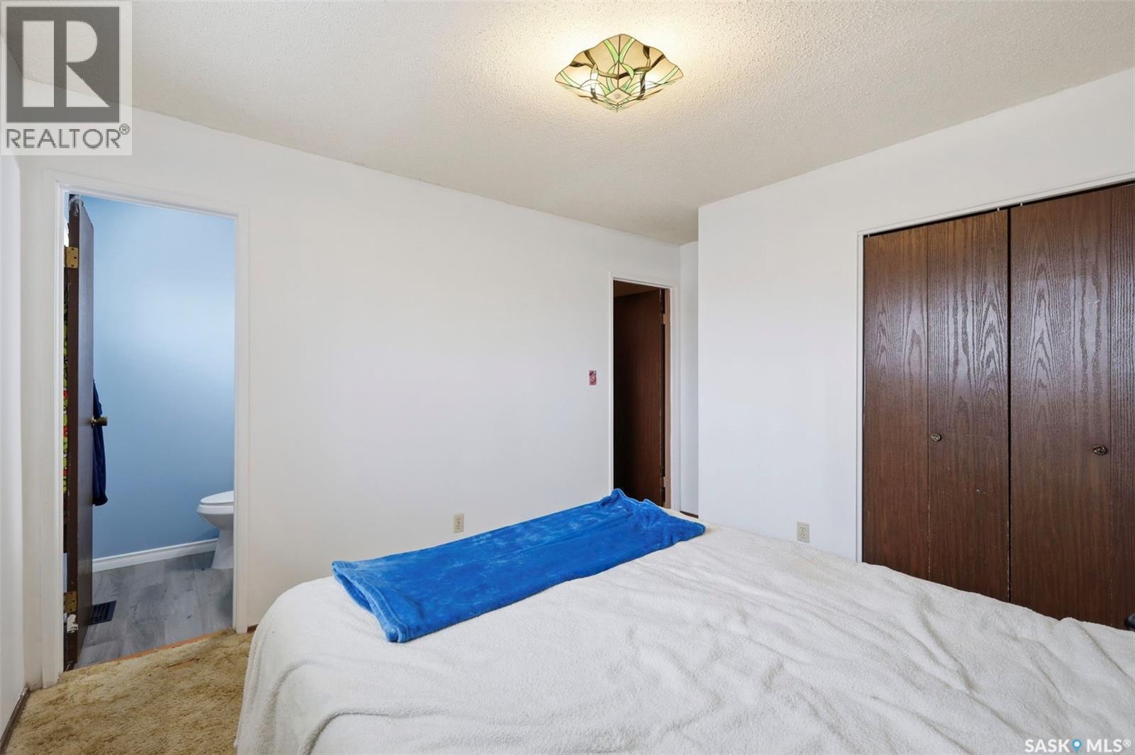 142 Heise Crescent, Saskatoon, SK - Indoor Photo Showing Bedroom
