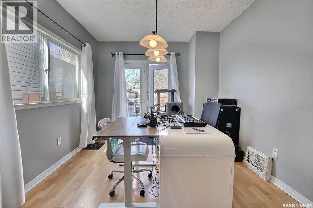2066 Wallace Street, Regina, SK - Indoor Photo Showing Dining Room