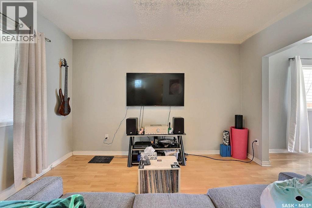 2066 Wallace Street, Regina, SK - Indoor