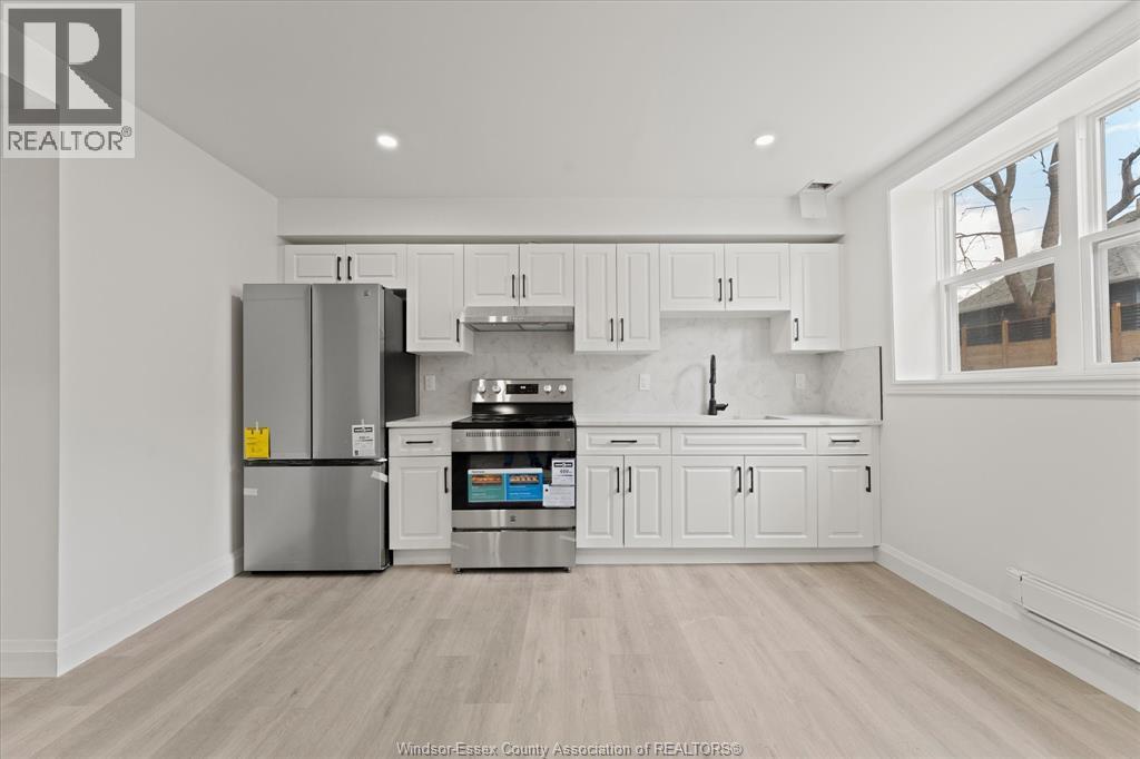 702 Pierre Unit# 6, Windsor, ON - Indoor Photo Showing Kitchen