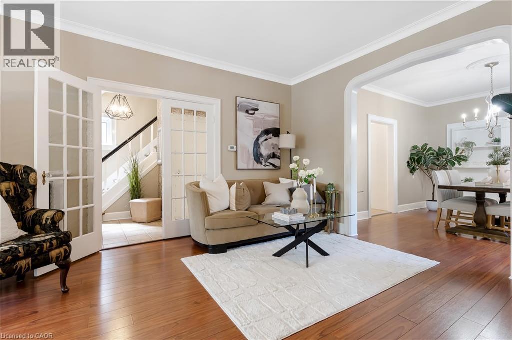 115 Filbert Street, Kitchener, ON - Indoor Photo Showing Living Room