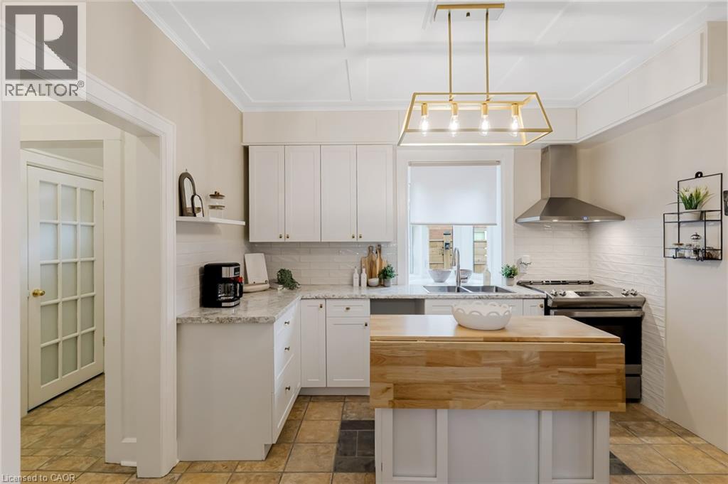 115 Filbert Street, Kitchener, ON - Indoor Photo Showing Kitchen