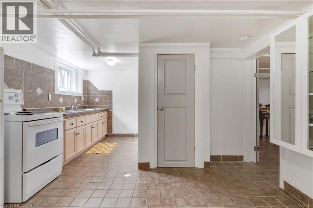 115 Filbert Street, Kitchener, ON - Indoor Photo Showing Kitchen