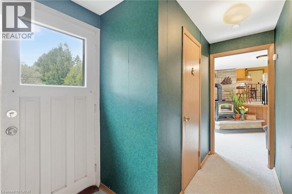 175 Concession 5 E, Waterdown, ON - Indoor Photo Showing Other Room