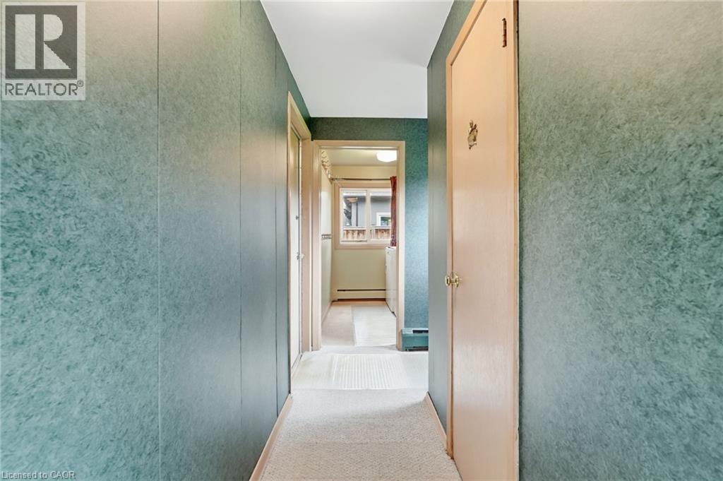 175 Concession 5 E, Waterdown, ON - Indoor Photo Showing Bathroom