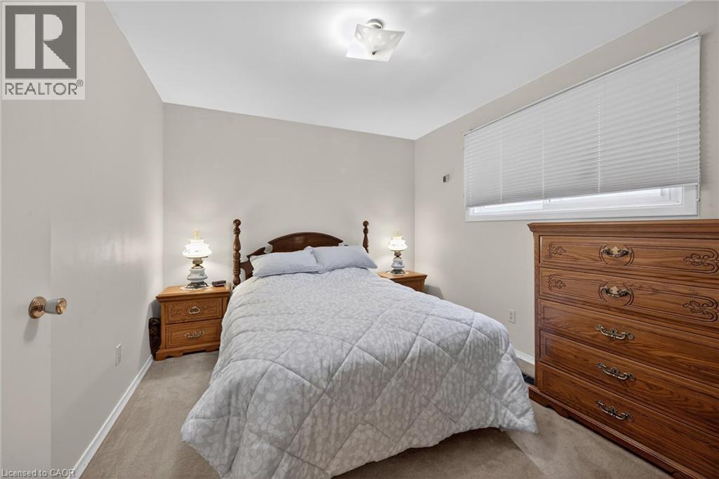 582 Woodview Road, Burlington, ON - Indoor Photo Showing Bedroom
