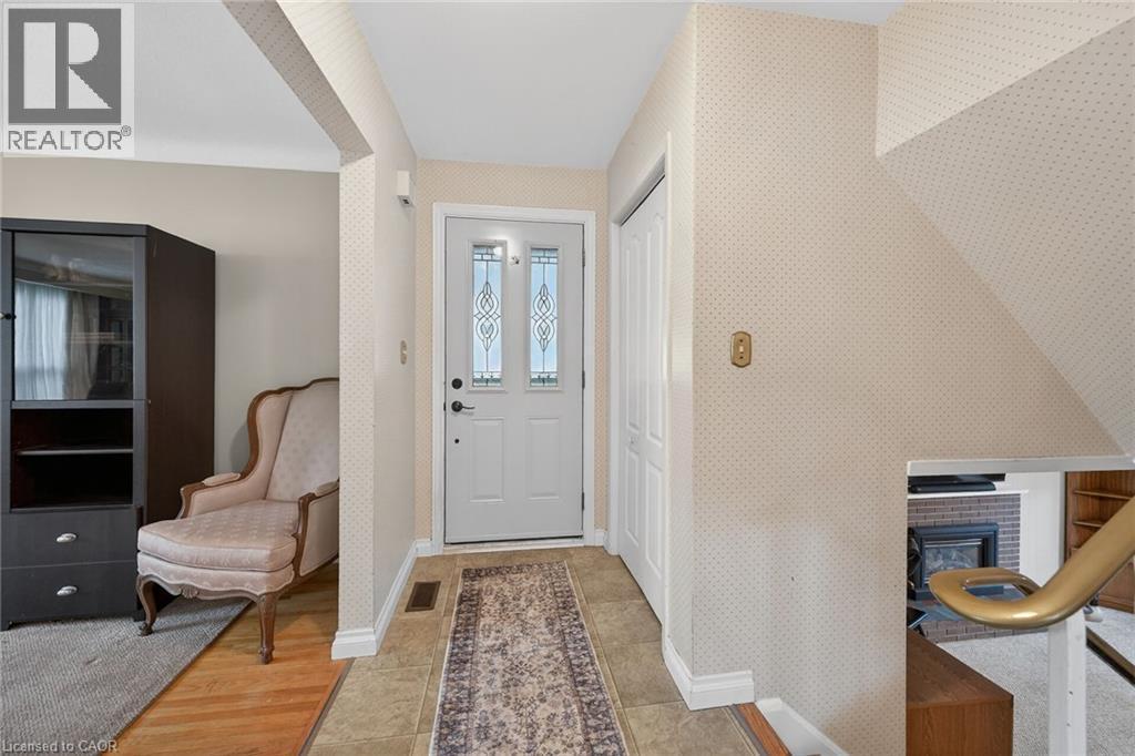 582 Woodview Road, Burlington, ON - Indoor Photo Showing Other Room
