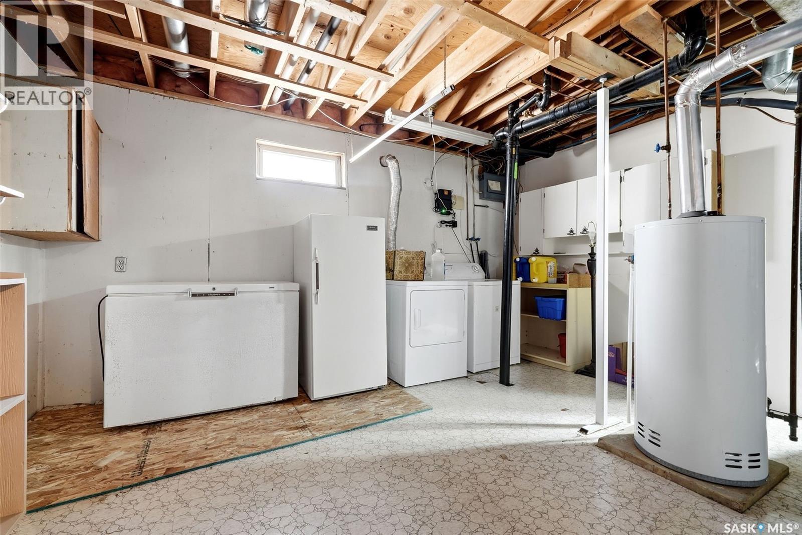 158 Trifunov Crescent, Regina, SK - Indoor Photo Showing Laundry Room