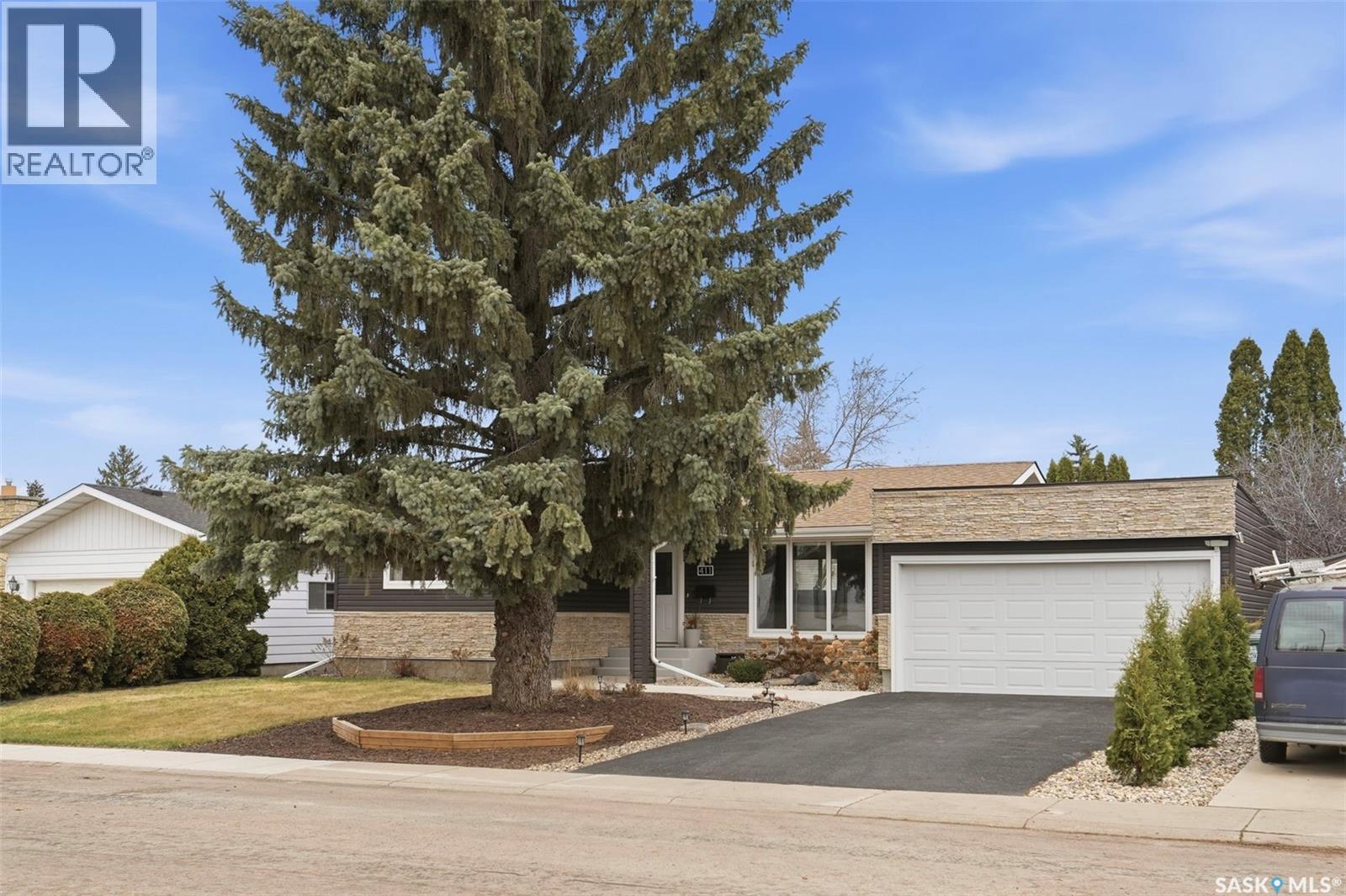 411 Auld Crescent, Saskatoon, SK - Outdoor