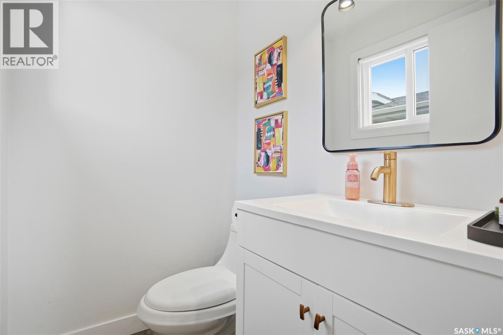 411 Auld Crescent, Saskatoon, SK - Indoor Photo Showing Bathroom