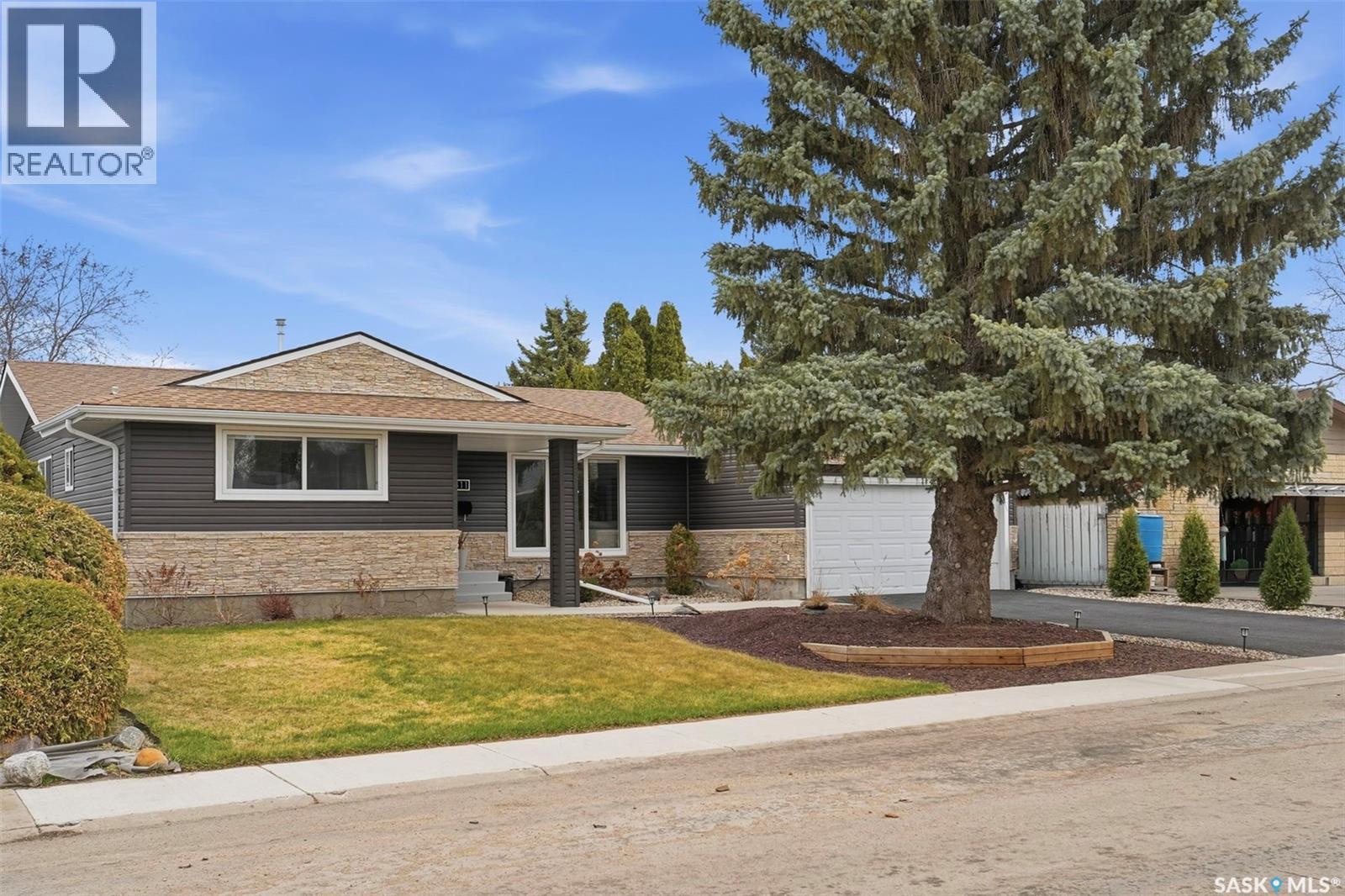 411 Auld Crescent, Saskatoon, SK - Outdoor