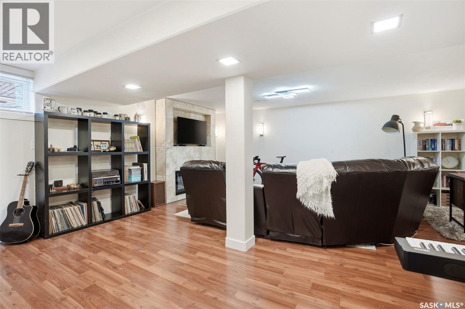 411 Auld Crescent, Saskatoon, SK - Indoor