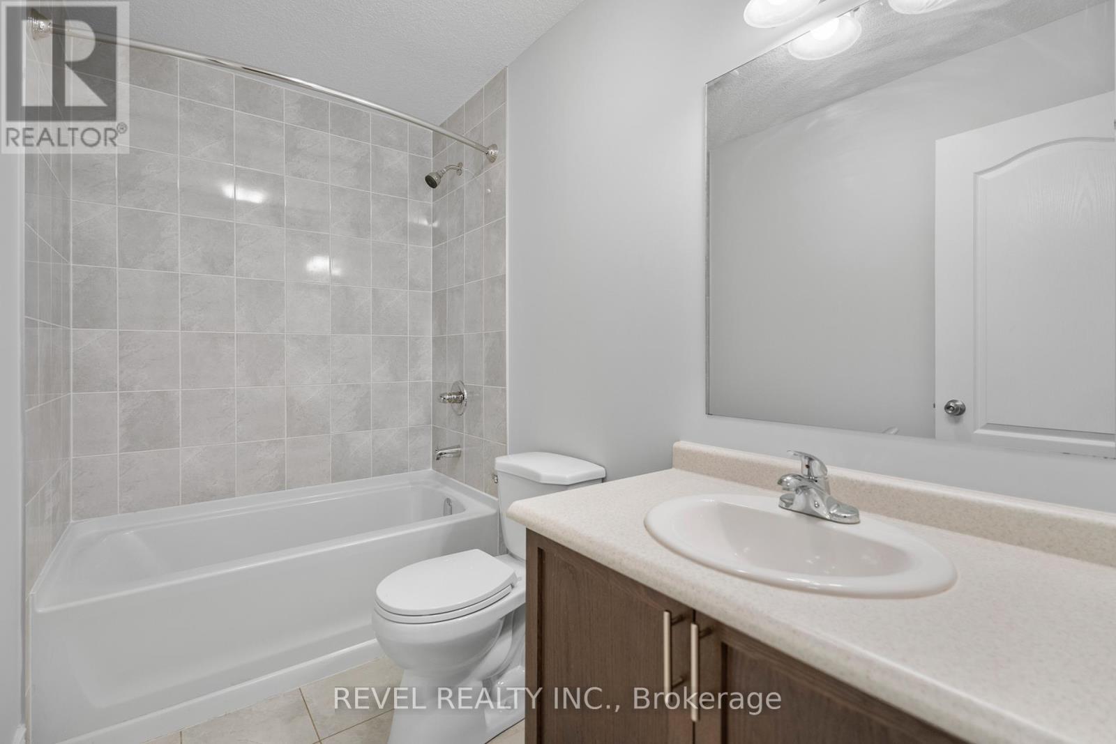35 Sunset Way, Thorold, ON - Indoor Photo Showing Bathroom