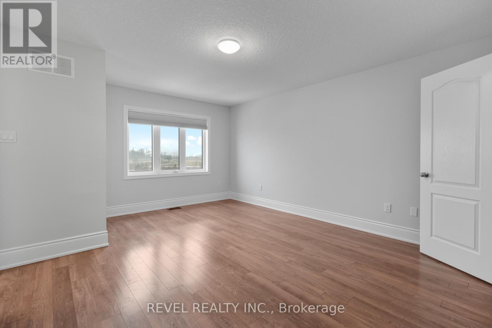 35 Sunset Way, Thorold, ON - Indoor Photo Showing Other Room