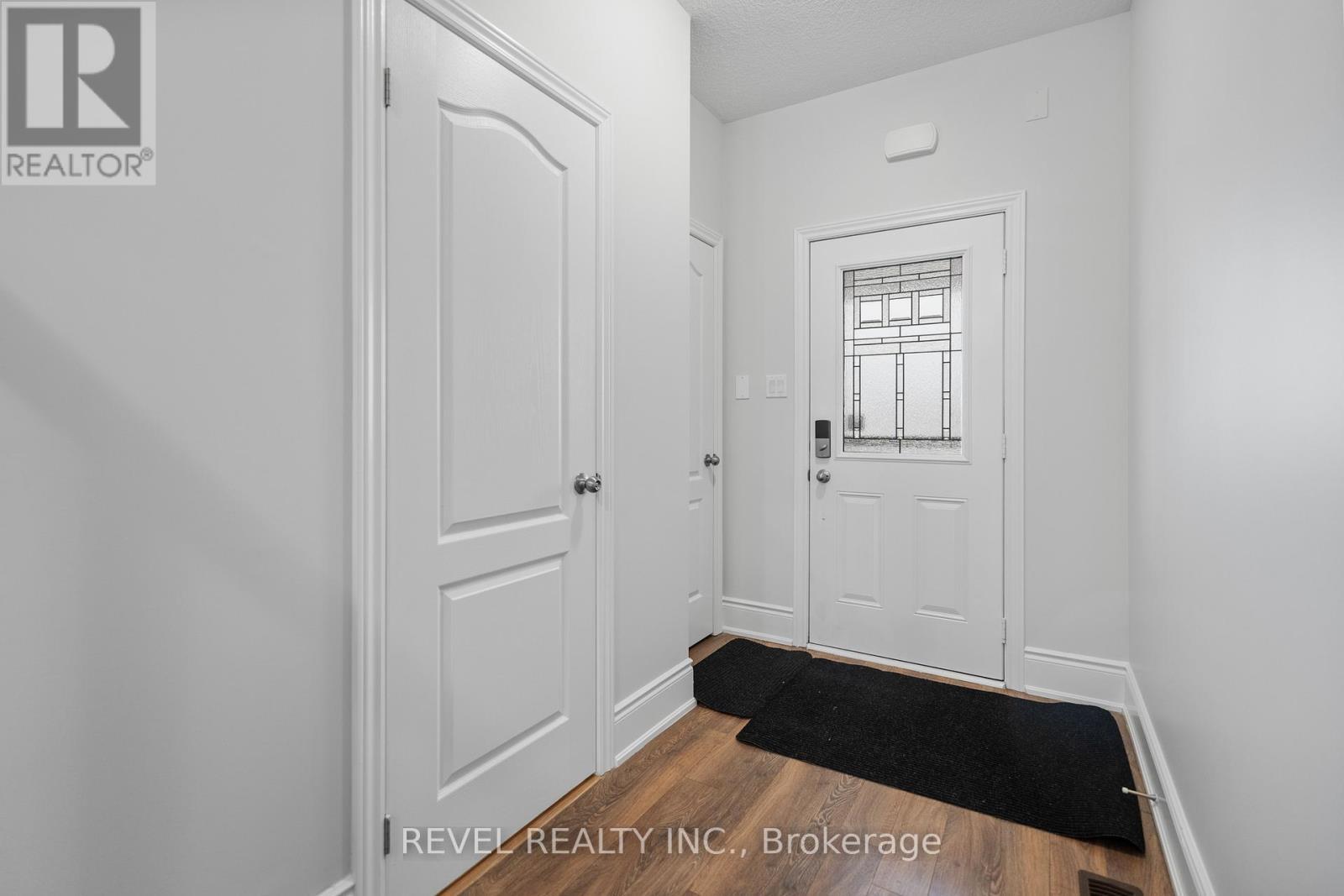 35 Sunset Way, Thorold, ON - Indoor Photo Showing Other Room
