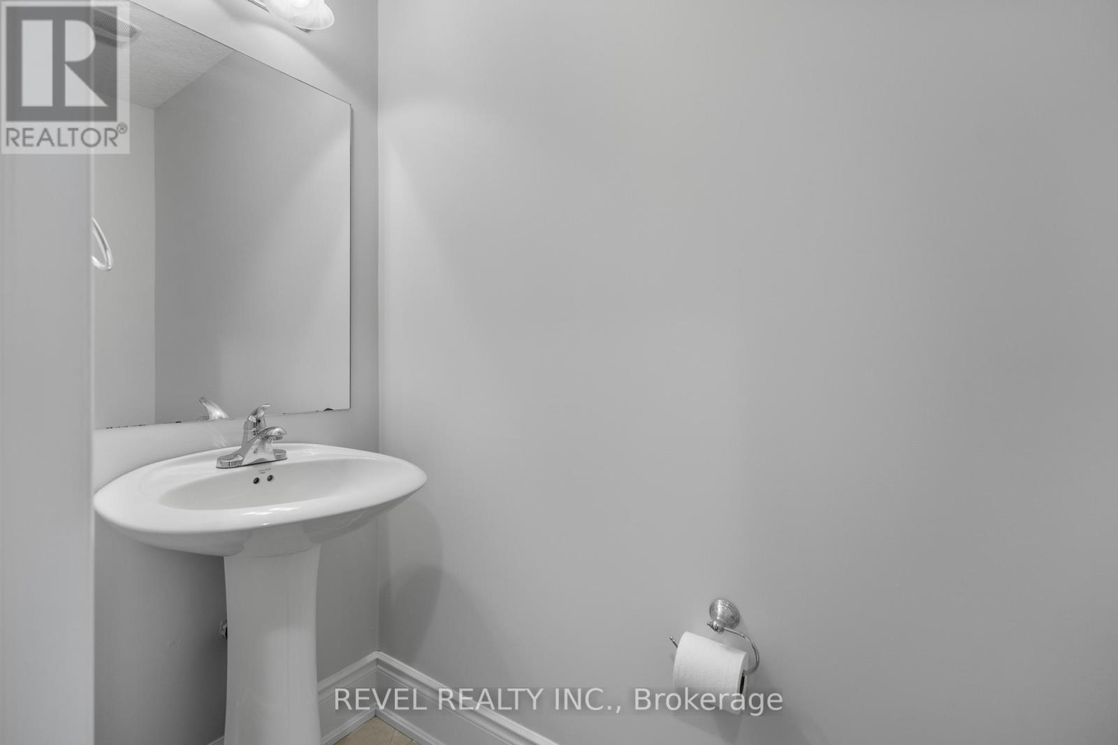 35 Sunset Way, Thorold, ON - Indoor Photo Showing Bathroom