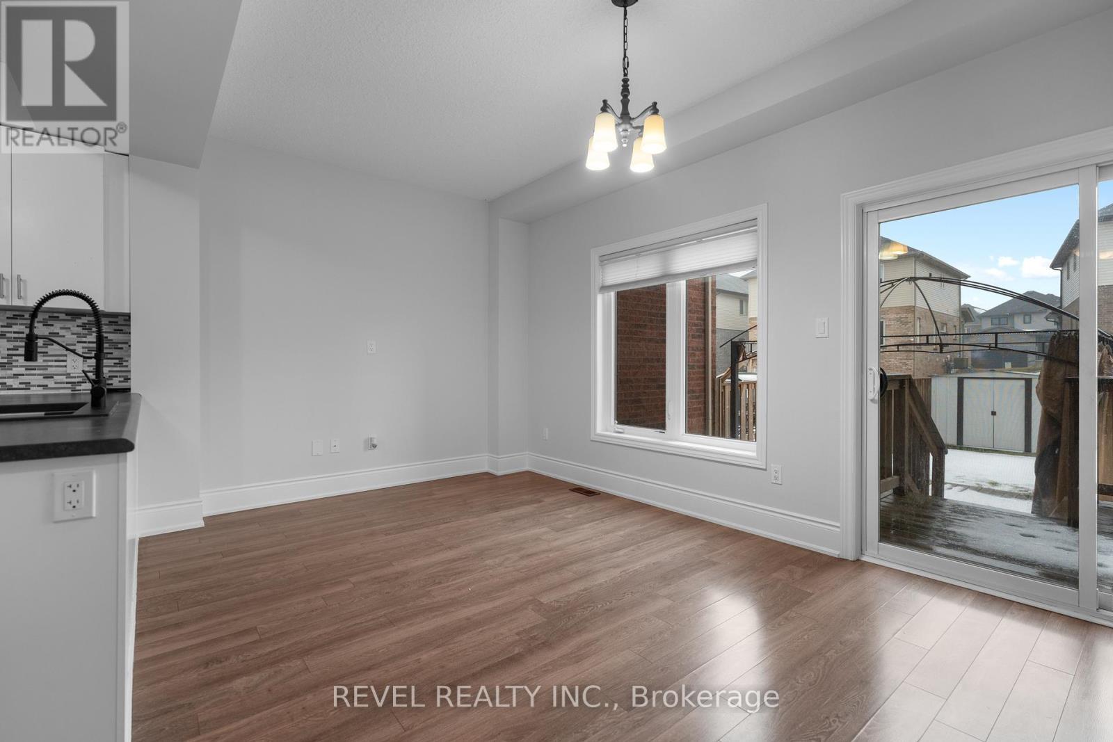 35 Sunset Way, Thorold, ON - Indoor Photo Showing Other Room
