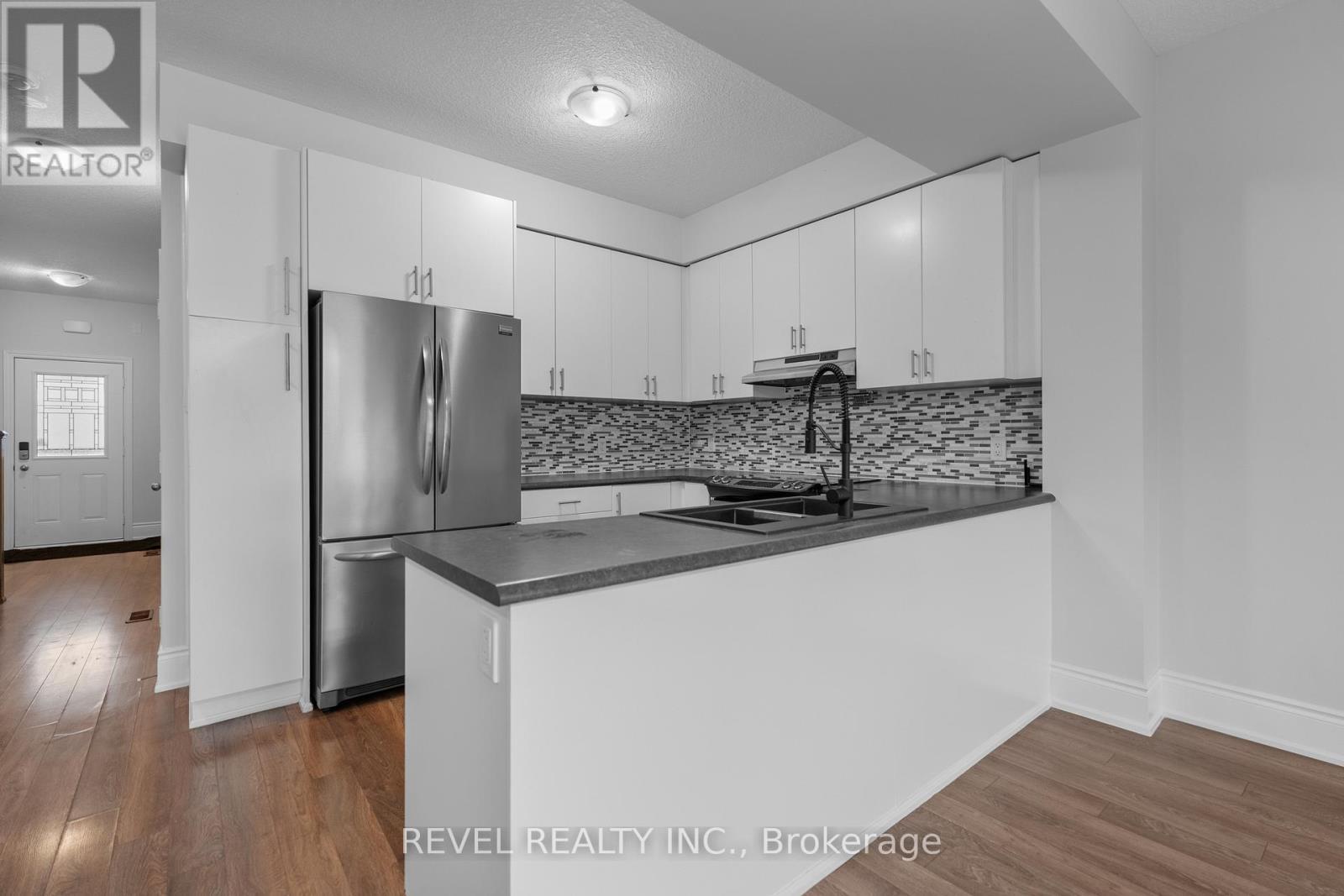 35 Sunset Way, Thorold, ON - Indoor Photo Showing Kitchen