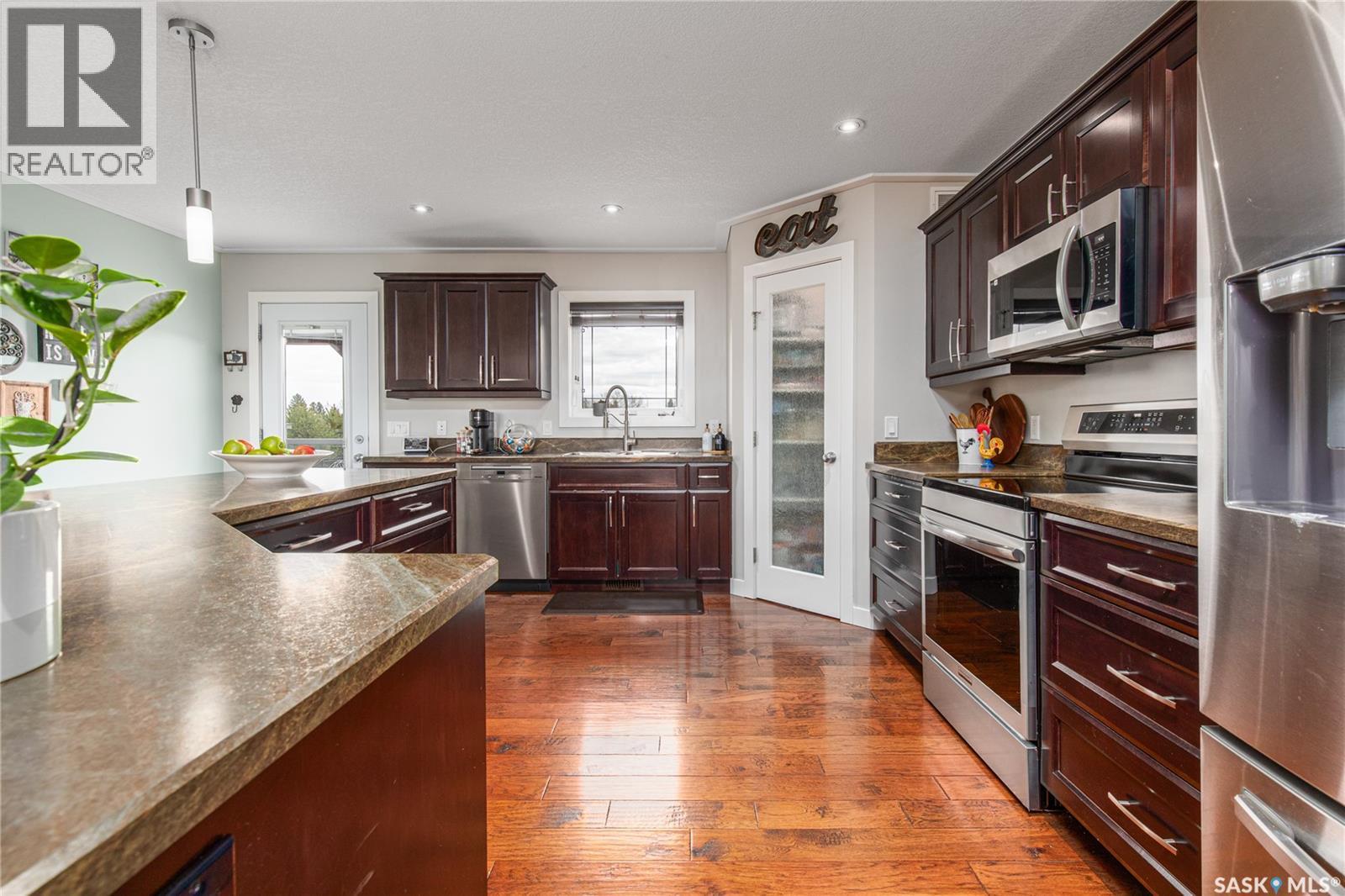 212 Iron Bridge Drive, Moose Jaw, SK - Indoor Photo Showing Kitchen