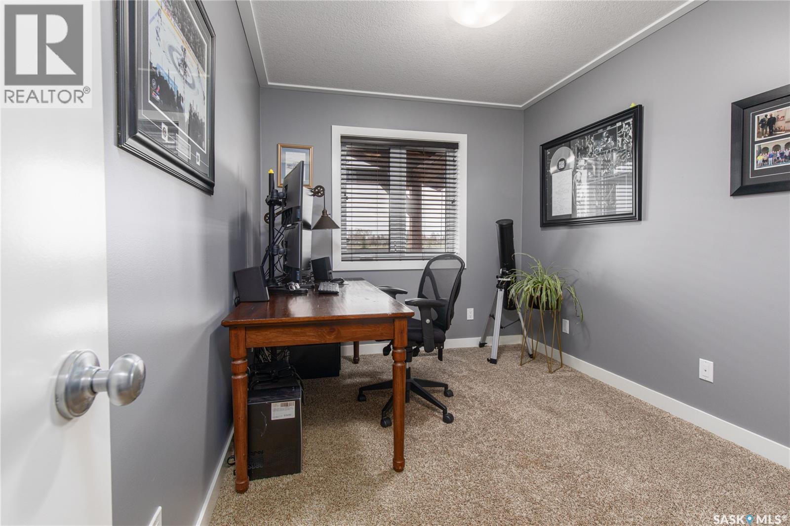 212 Iron Bridge Drive, Moose Jaw, SK - Indoor Photo Showing Office
