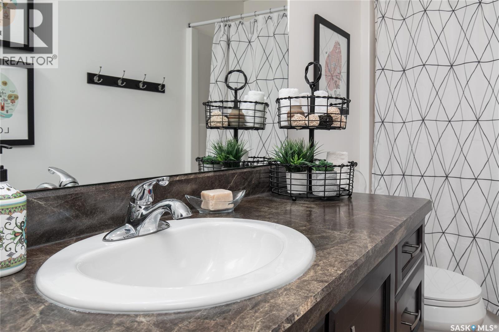 212 Iron Bridge Drive, Moose Jaw, SK - Indoor Photo Showing Bathroom