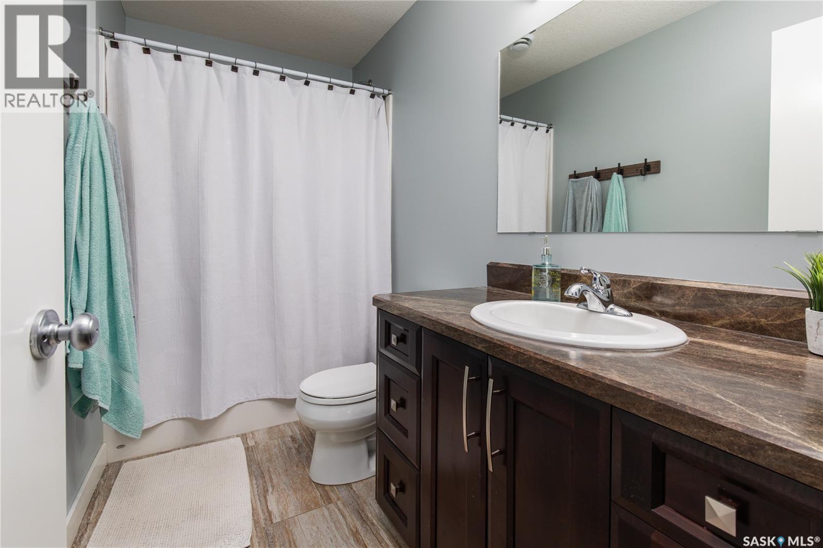 212 Iron Bridge Drive, Moose Jaw, SK - Indoor Photo Showing Bathroom