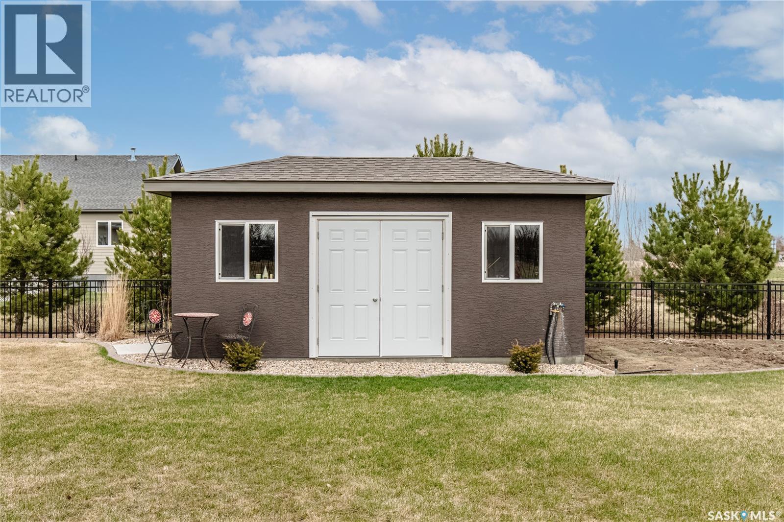 212 Iron Bridge Drive, Moose Jaw, SK - Outdoor