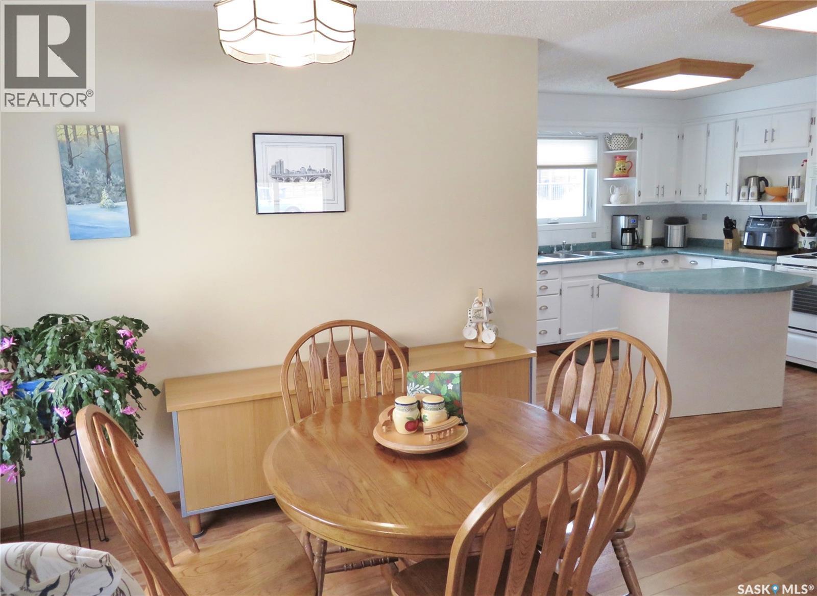 315 Benesh Crescent, Saskatoon, SK - Indoor Photo Showing Dining Room